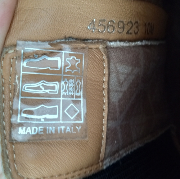 NWT Aquatalia 'Scilla' Weatherproof Genuine Leather Short Studded Chelsea Boots - Picture 12 of 13